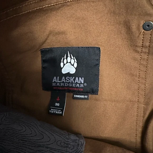 Duluth Trading Alaskan Hard Gear Stone Run 10" Shorts - Picture 2 of 4